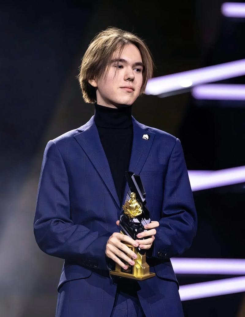 GALA：红色方BP时把OP英雄放出来更好 我们有机会夺冠